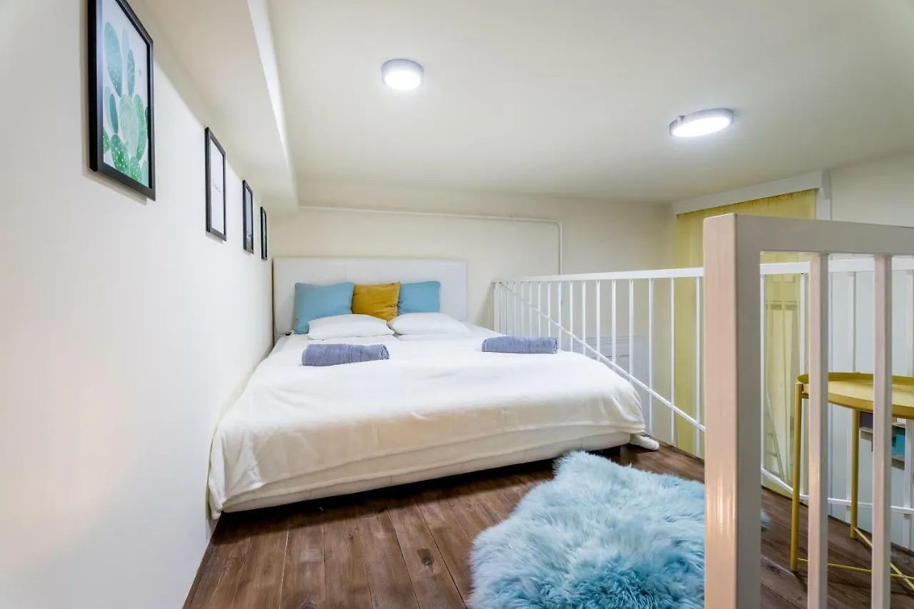 Bpr Turquoise Simplicity Apartment Budapest