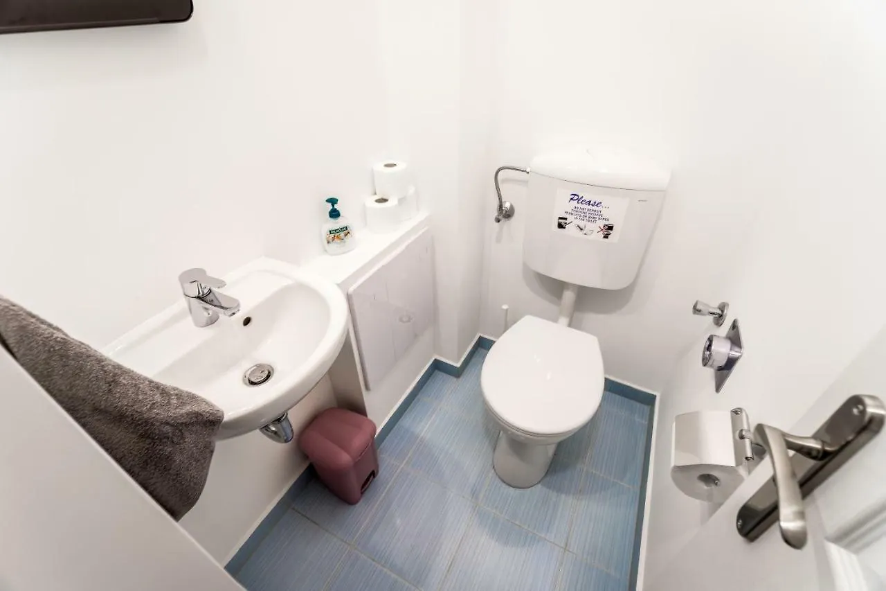 Bpr Turquoise Simplicity Apartment Budapest 0*,