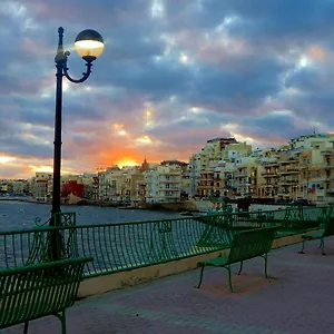 aurora-marsascala.qawrahotelsmalta.org/