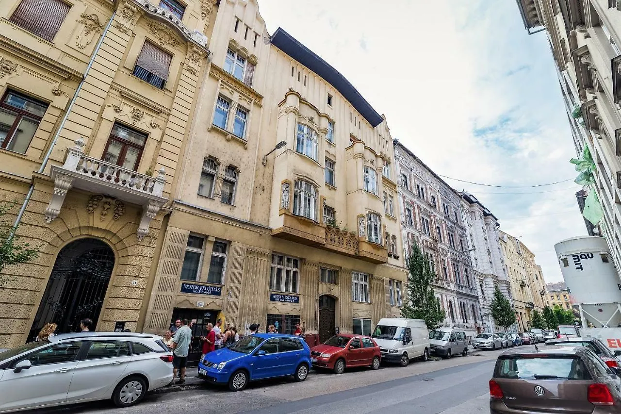 Bpr Turquoise Simplicity Apartment Budapest Hungría