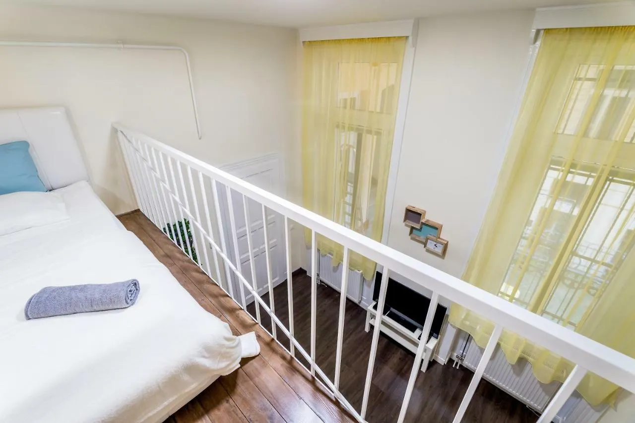Bpr Turquoise Simplicity Apartment Budapest